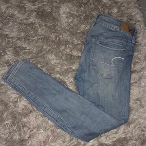 American Eagle light wash super stretch jeans